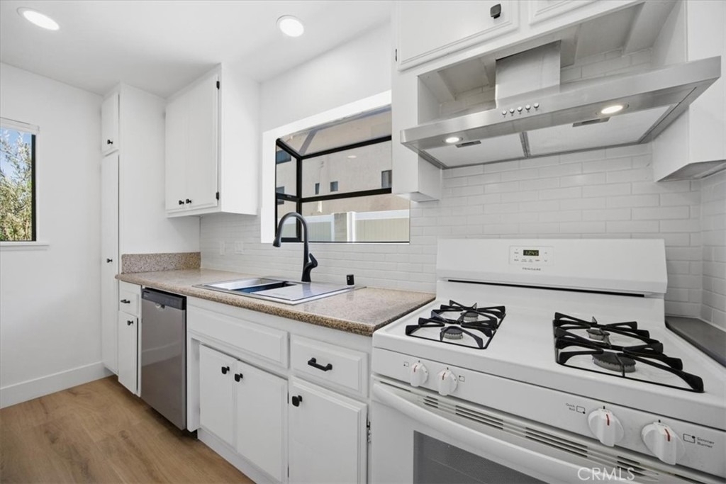 2418 Clark - Photo 24