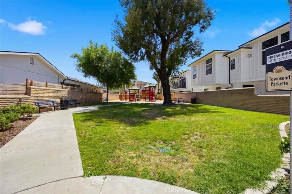 2418 Clark - Photo 32