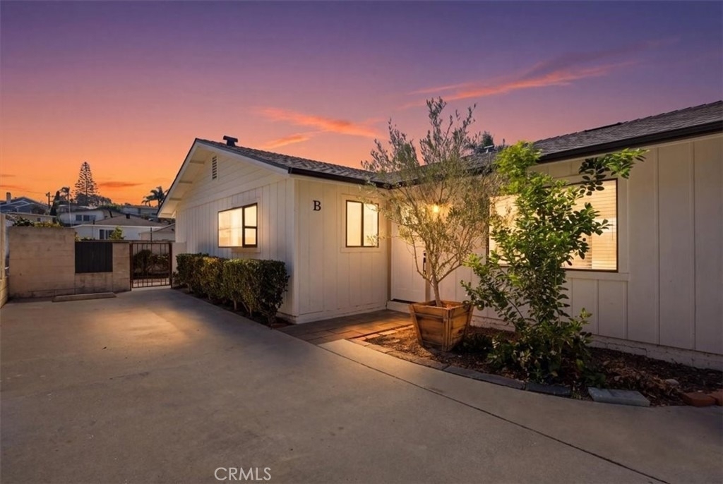 2418 Clark - Photo 5