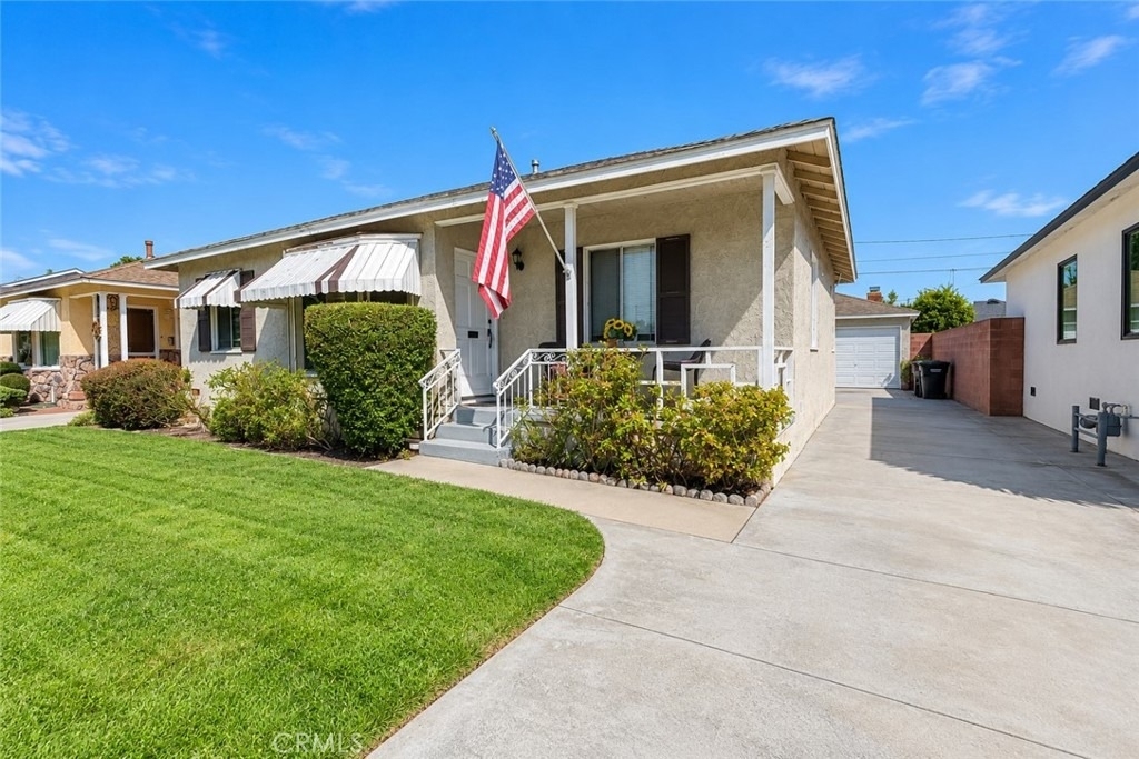 4628 Knoxville Avenue - Photo 1