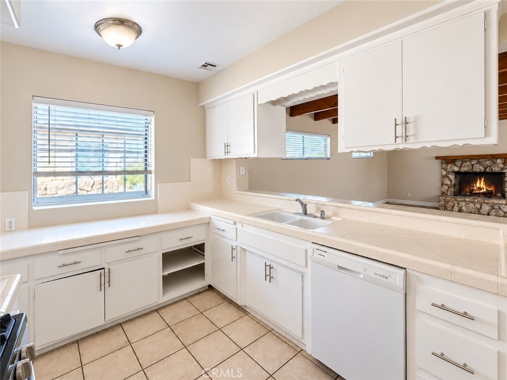 4628 Knoxville Avenue - Photo 5