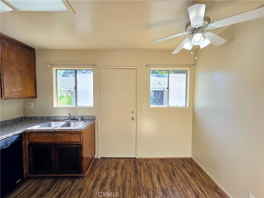 511 Bayport Street - Photo 5