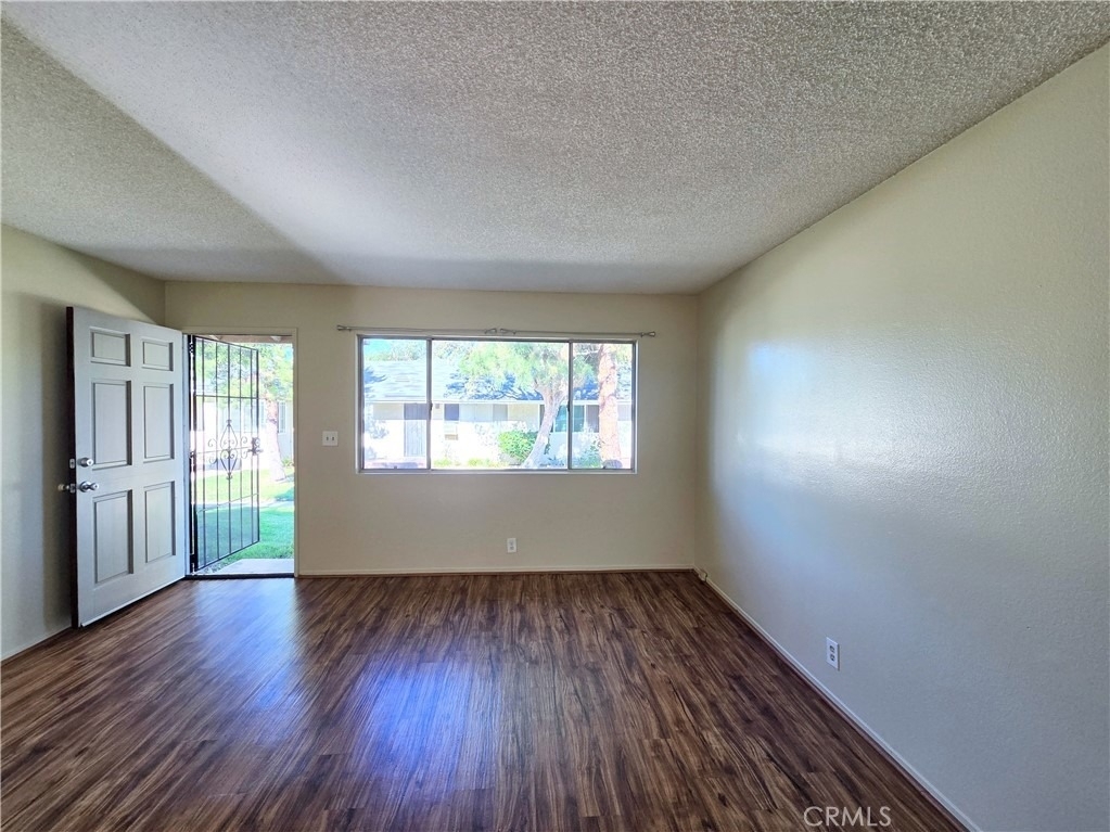 511 Bayport Street - Photo 2