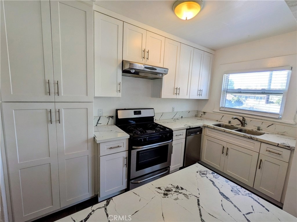 1816 E 1st Street - Photo 7