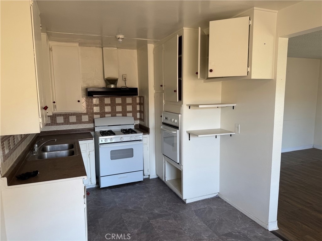 7223 Pickering - Photo 0