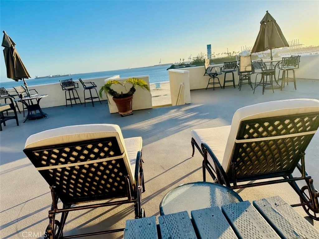 1174 E Ocean - Photo 36