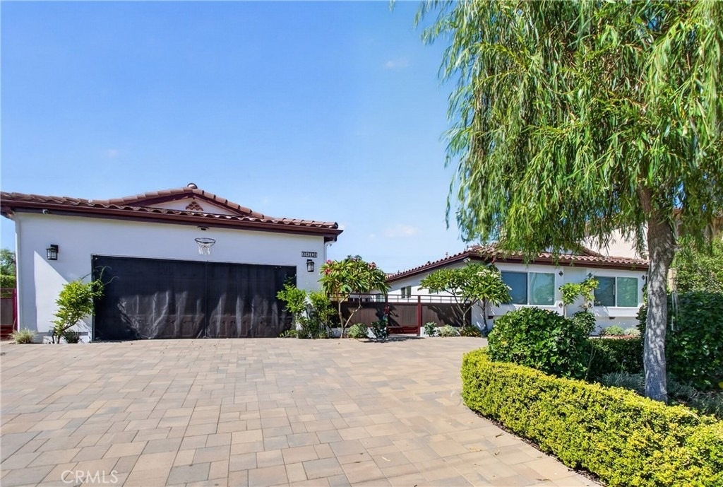 5451 Lockhaven Drive - Photo 4