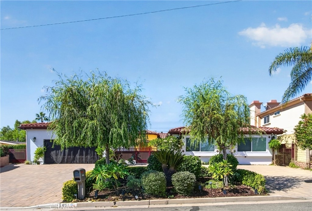 5451 Lockhaven Drive - Photo 3