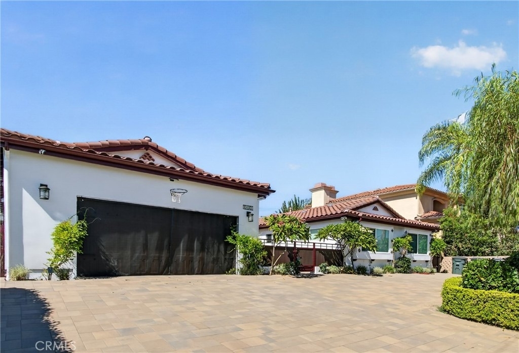 5451 Lockhaven Drive - Photo 2