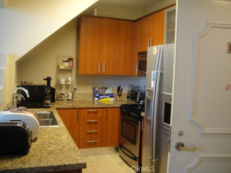 620 S Gramercy - Photo 1