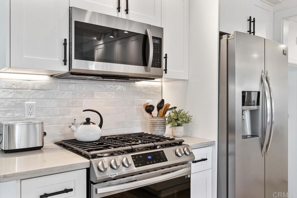 245 Hemlock Avenue - Photo 17
