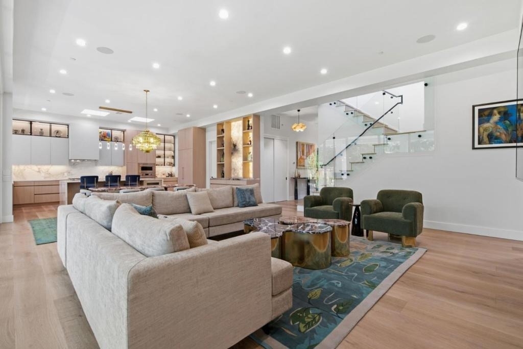 845 San Mateo Drive - Photo 8