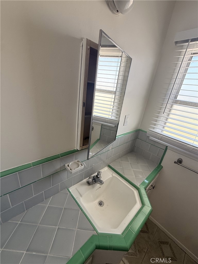 214 1/2 N 7th Street - Photo 3