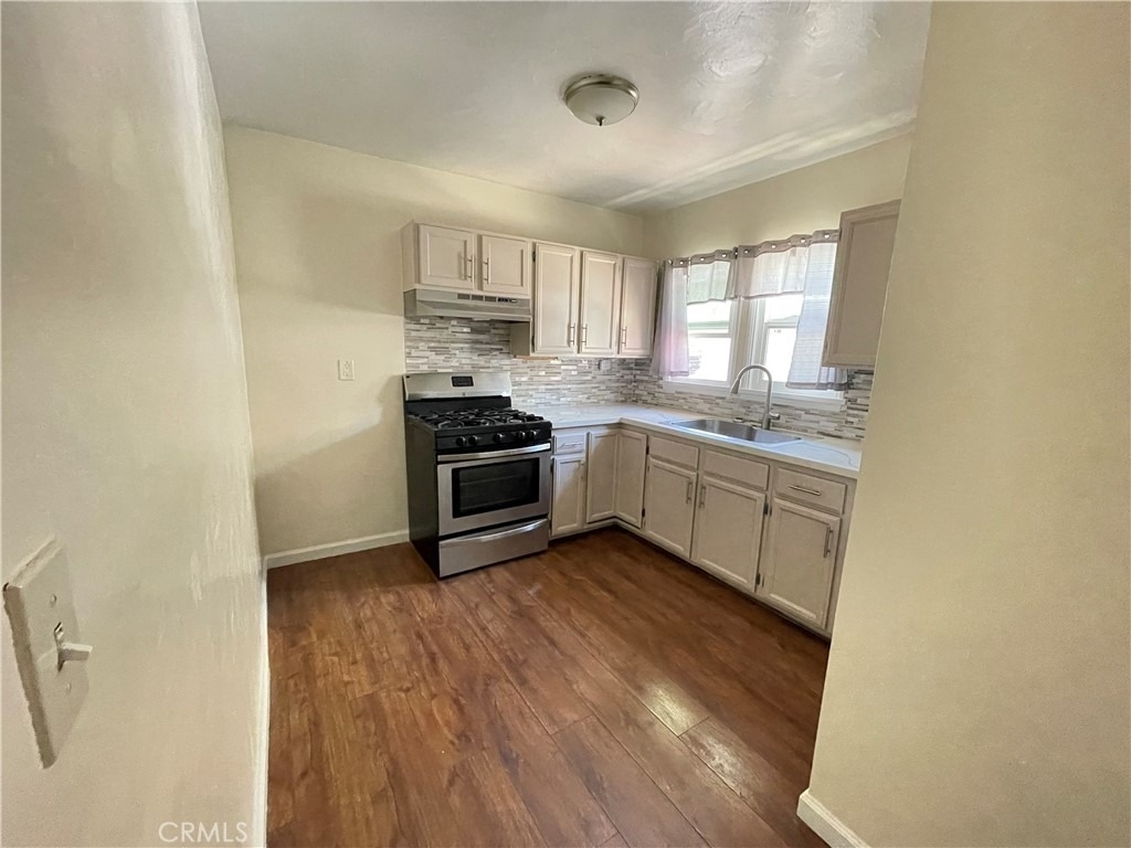 421 E F Street - Photo 5