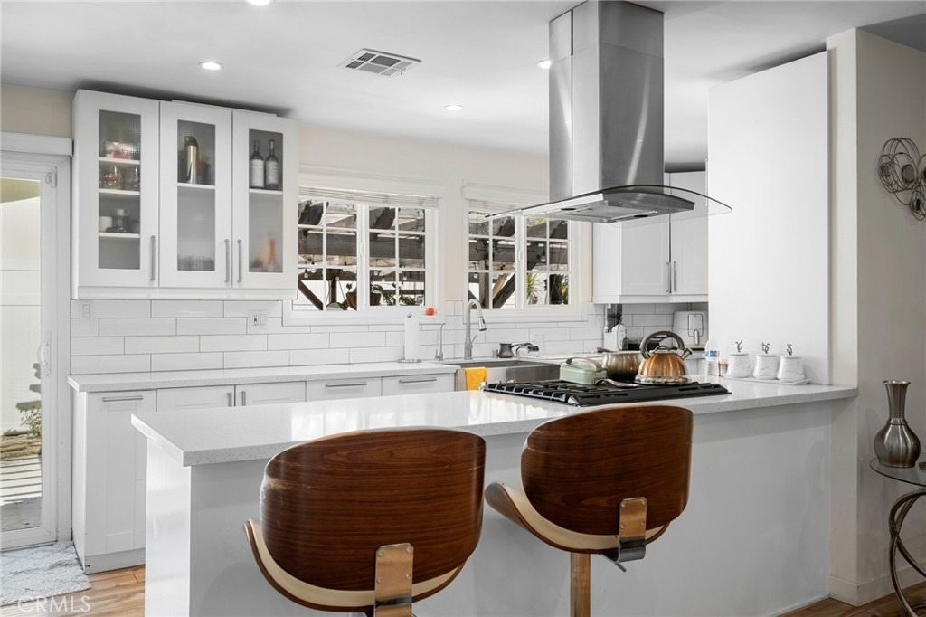 10502 Woodley Avenue - Photo 9
