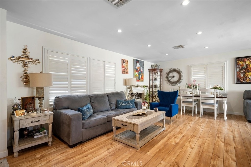10502 Woodley Avenue - Photo 4