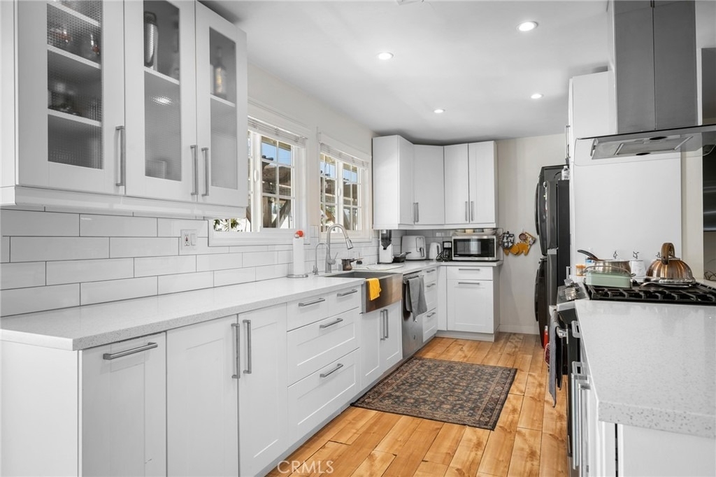 10502 Woodley Avenue - Photo 10