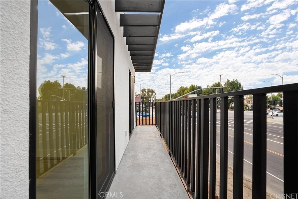 18060 Oxnard Street - Photo 25