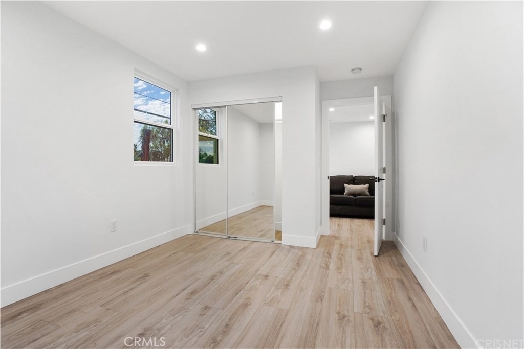18060 Oxnard Street - Photo 20