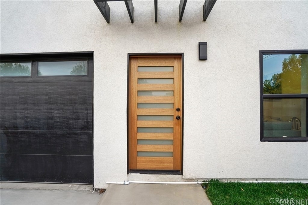 18060 Oxnard Street - Photo 4