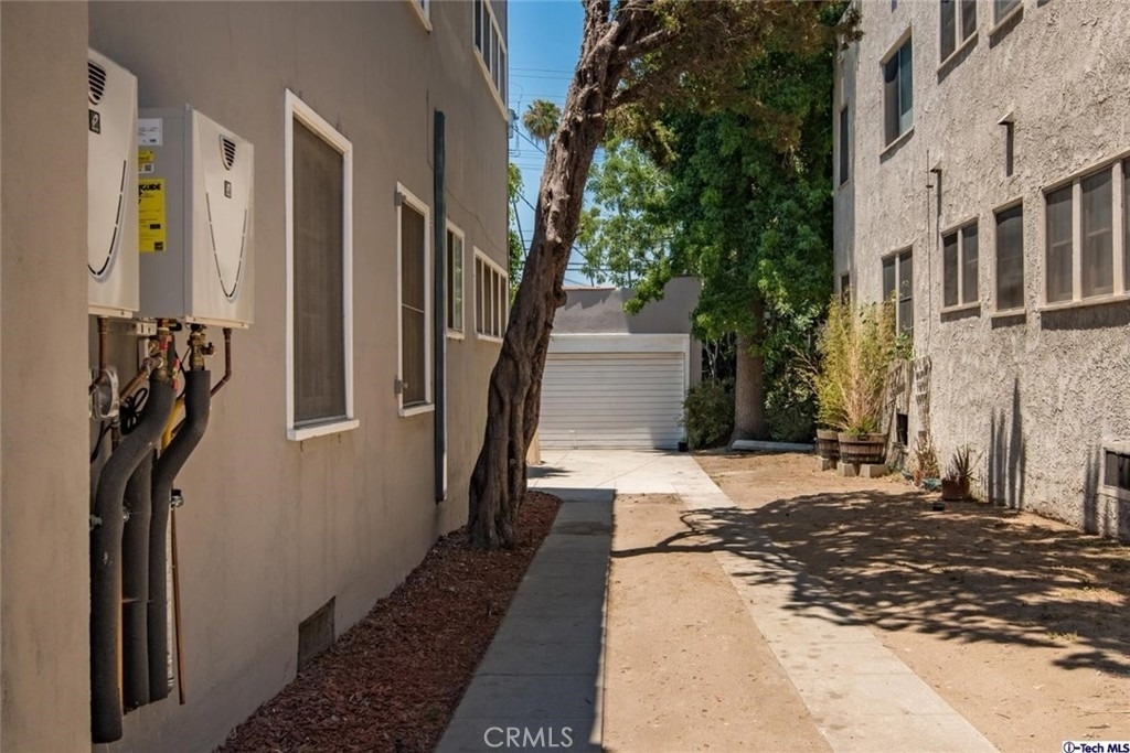 1151 N Maryland Avenue - Photo 21