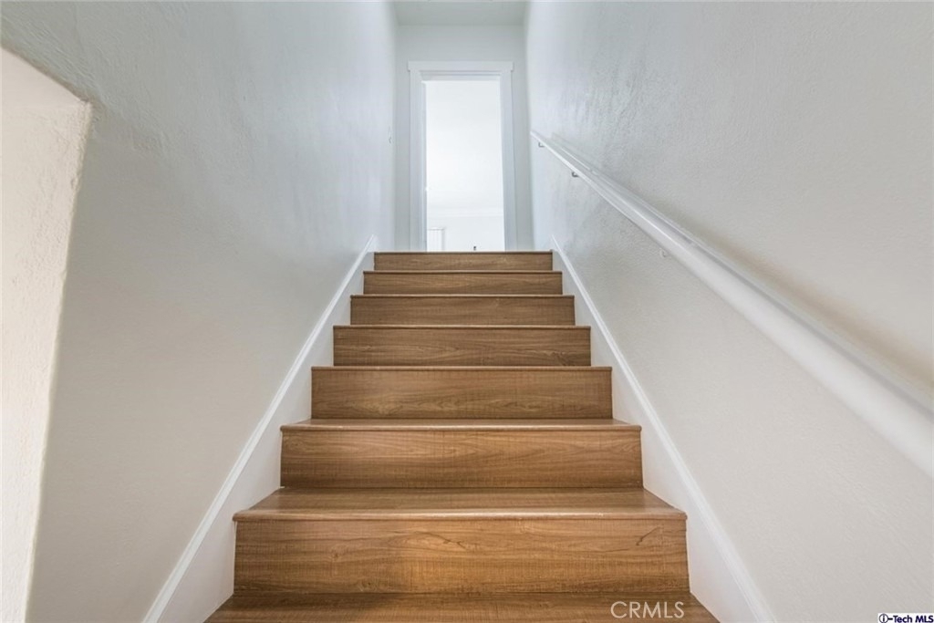 1151 N Maryland Avenue - Photo 3