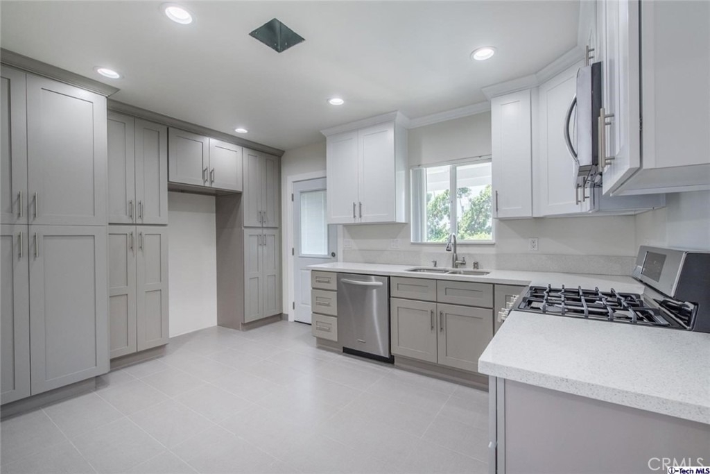1151 N Maryland Avenue - Photo 12