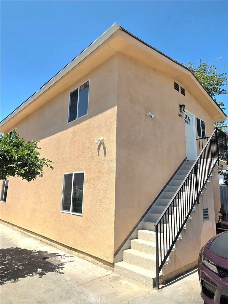 1247 1/2 E 20th - Photo 1