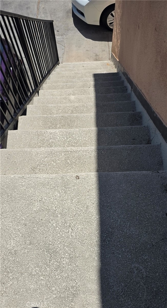 1247 1/2 E 20th - Photo 33
