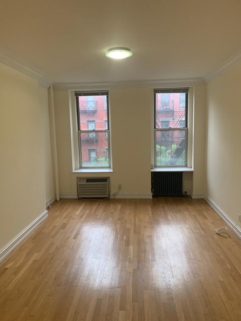 East 81st Street - Photo 2