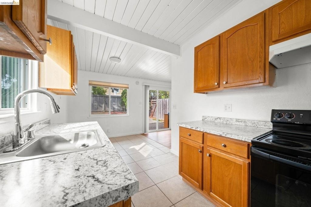 4501 Taft Ave - Photo 13