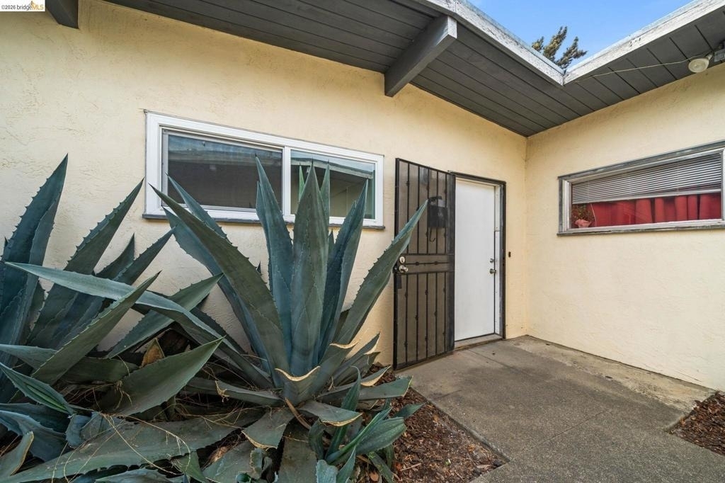 4501 Taft Ave - Photo 1