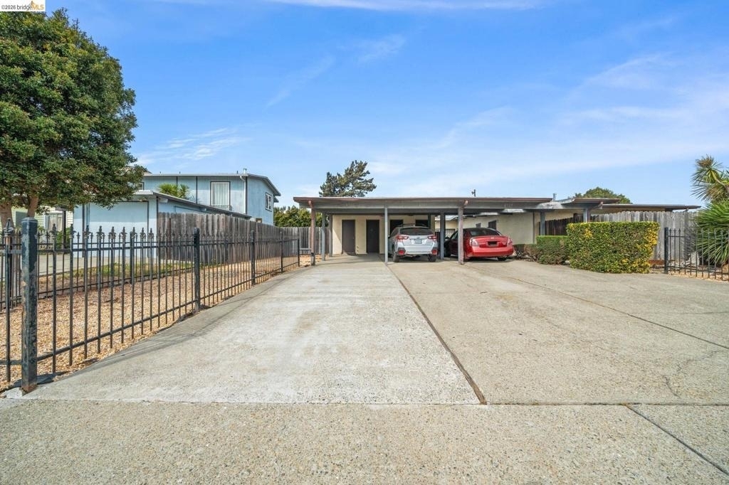 4501 Taft Ave - Photo 4