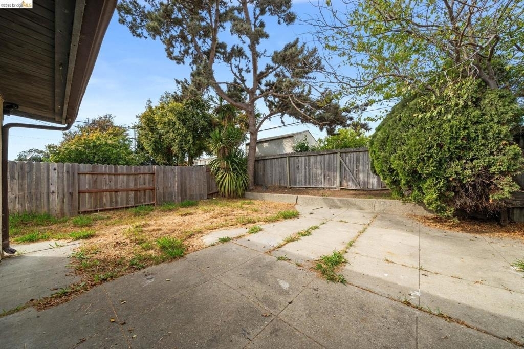 4501 Taft Ave - Photo 23