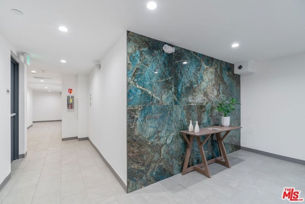 10918 Camarillo Street - Photo 19