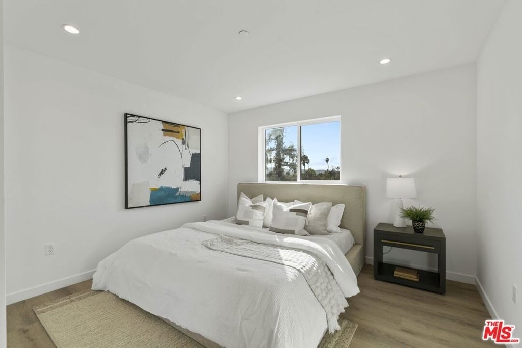 10918 Camarillo Street - Photo 8