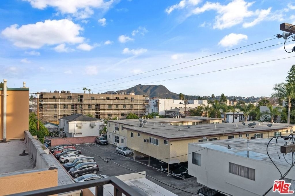 10918 Camarillo Street - Photo 18