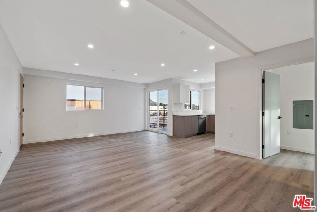 10918 Camarillo Street - Photo 3
