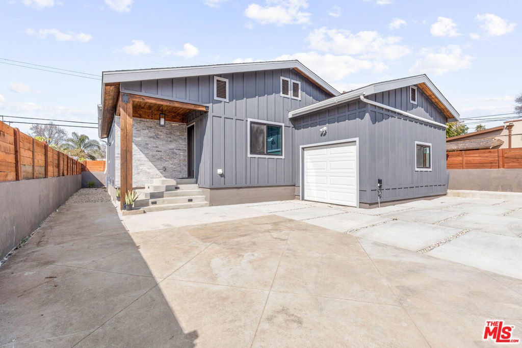 4523 Alumni Avenue - Photo 1