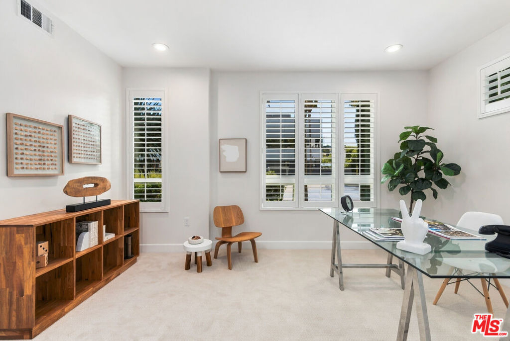 12550 W Fielding Circle - Photo 21