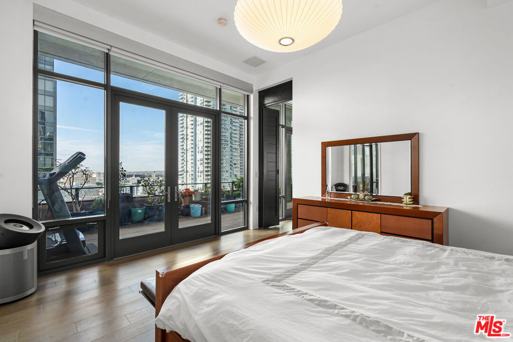1111 S Grand Avenue - Photo 13