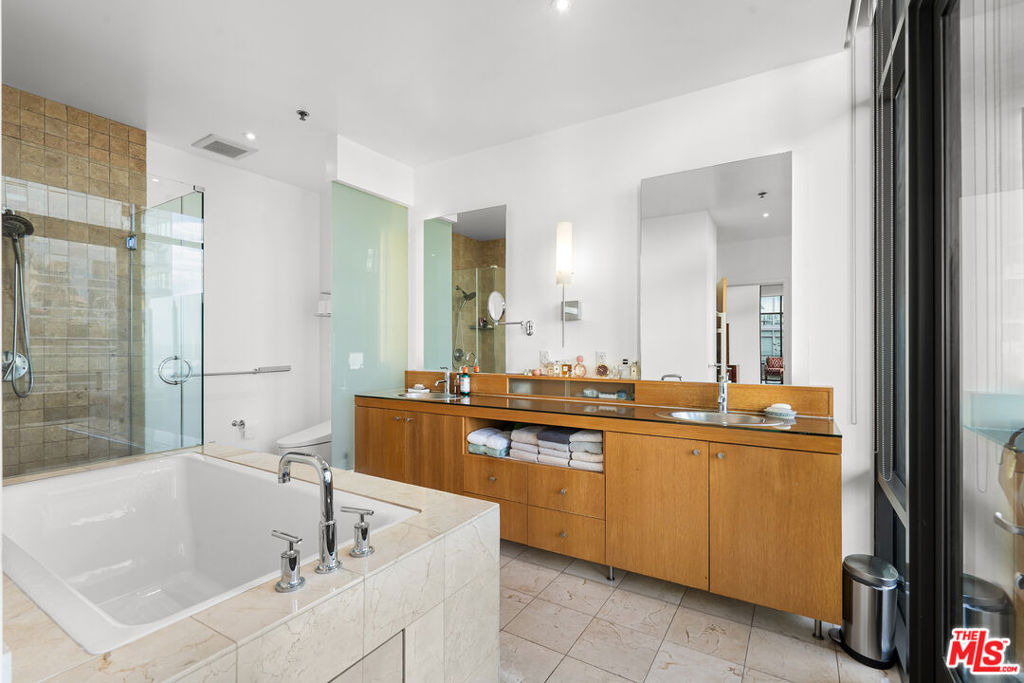 1111 S Grand Avenue - Photo 11