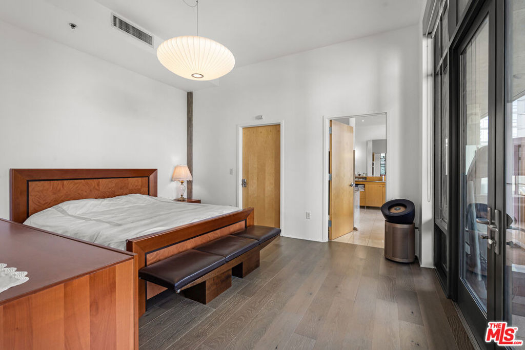 1111 S Grand Avenue - Photo 14