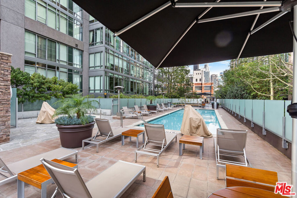 1111 S Grand Avenue - Photo 20
