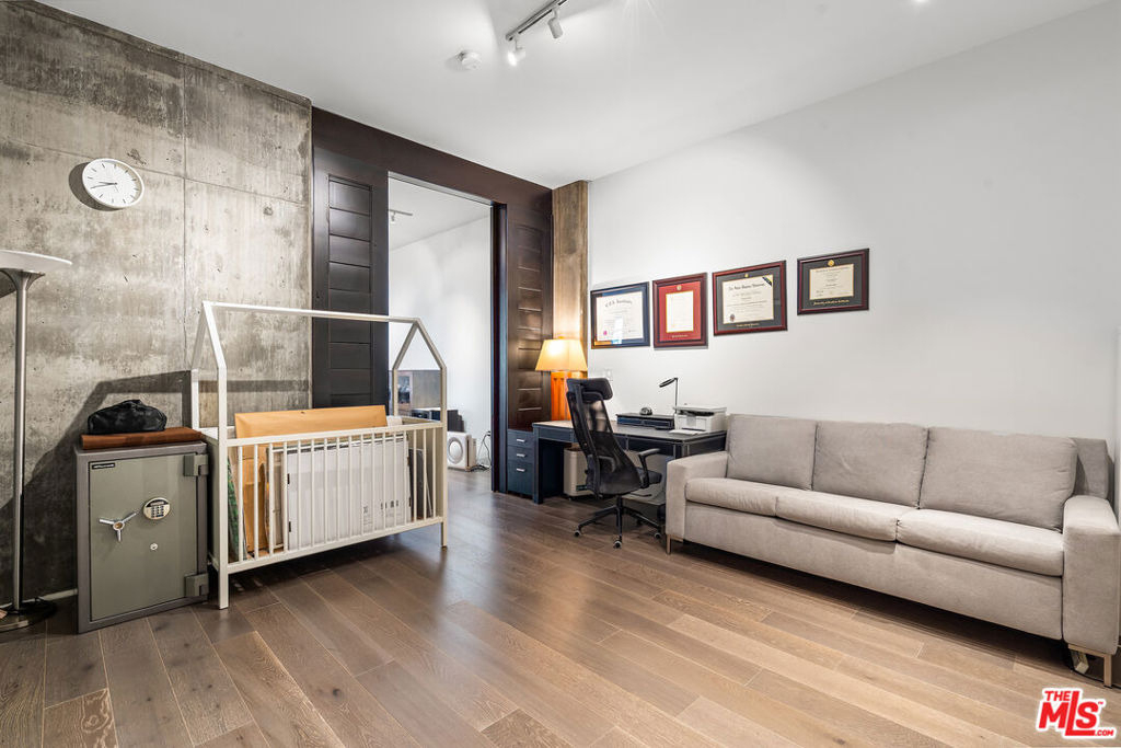 1111 S Grand Avenue - Photo 15