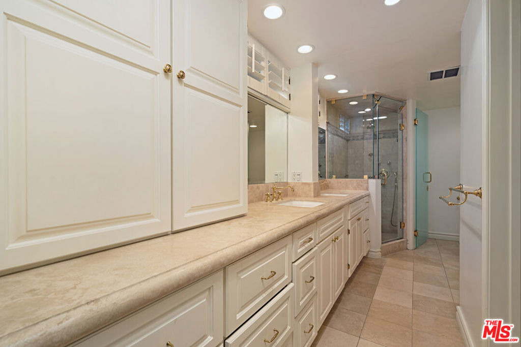 1333 S Beverly Glen - Photo 20
