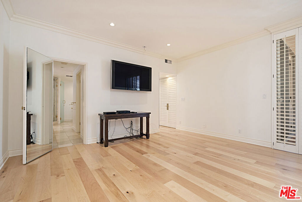 1333 S Beverly Glen - Photo 25