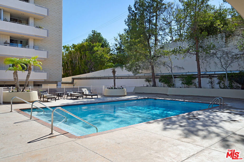 1333 S Beverly Glen - Photo 32