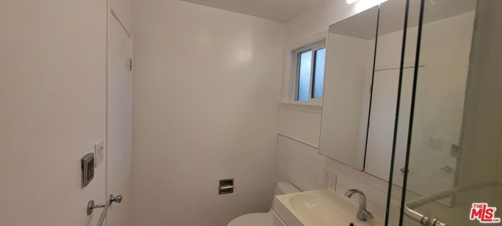 305 Broadway Street - Photo 19