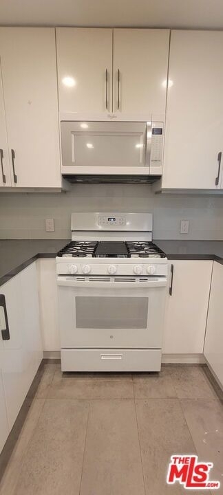 305 Broadway Street - Photo 16